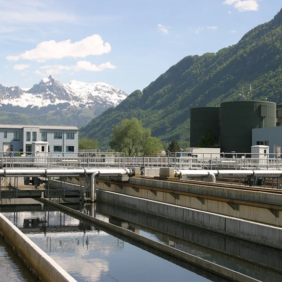 污水處理達標排放，改善水體質量